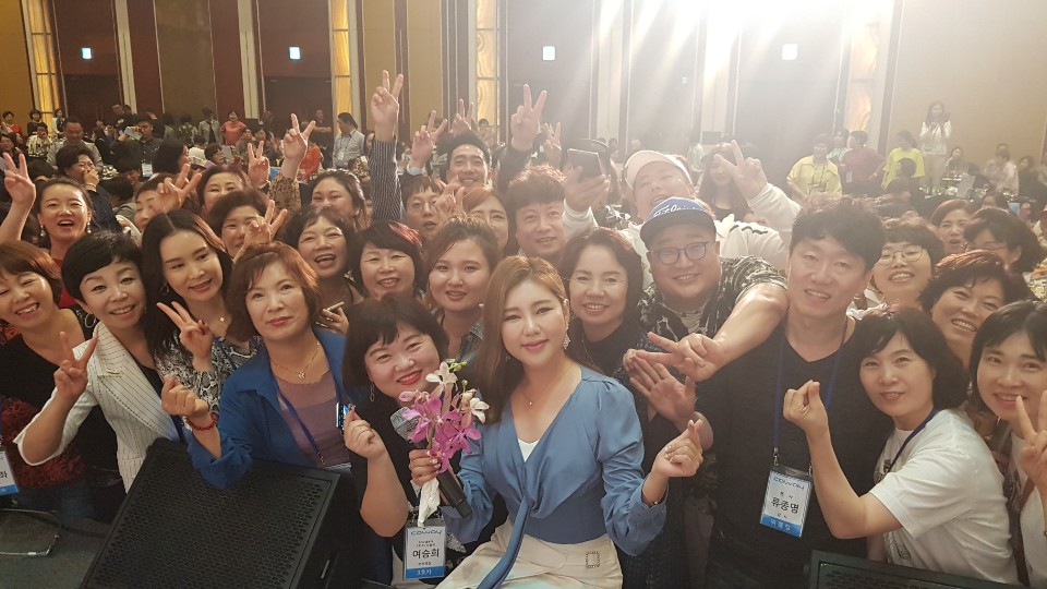 함께 기념하는 순간 — 기업 행사 · 참가자 경험